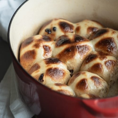 hot cross buns from side