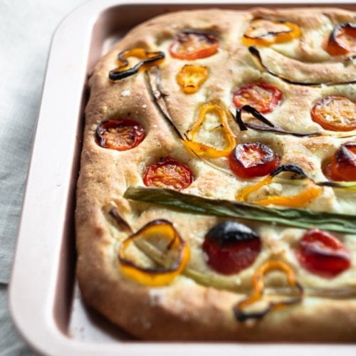 tomato focaccia from side