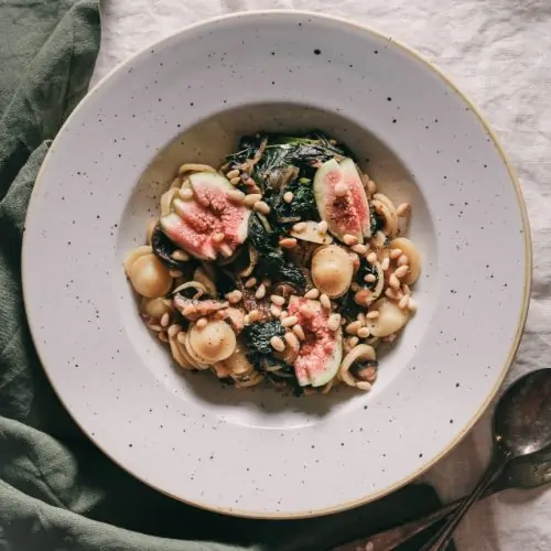 Caramelised onion and mushroom pasta above