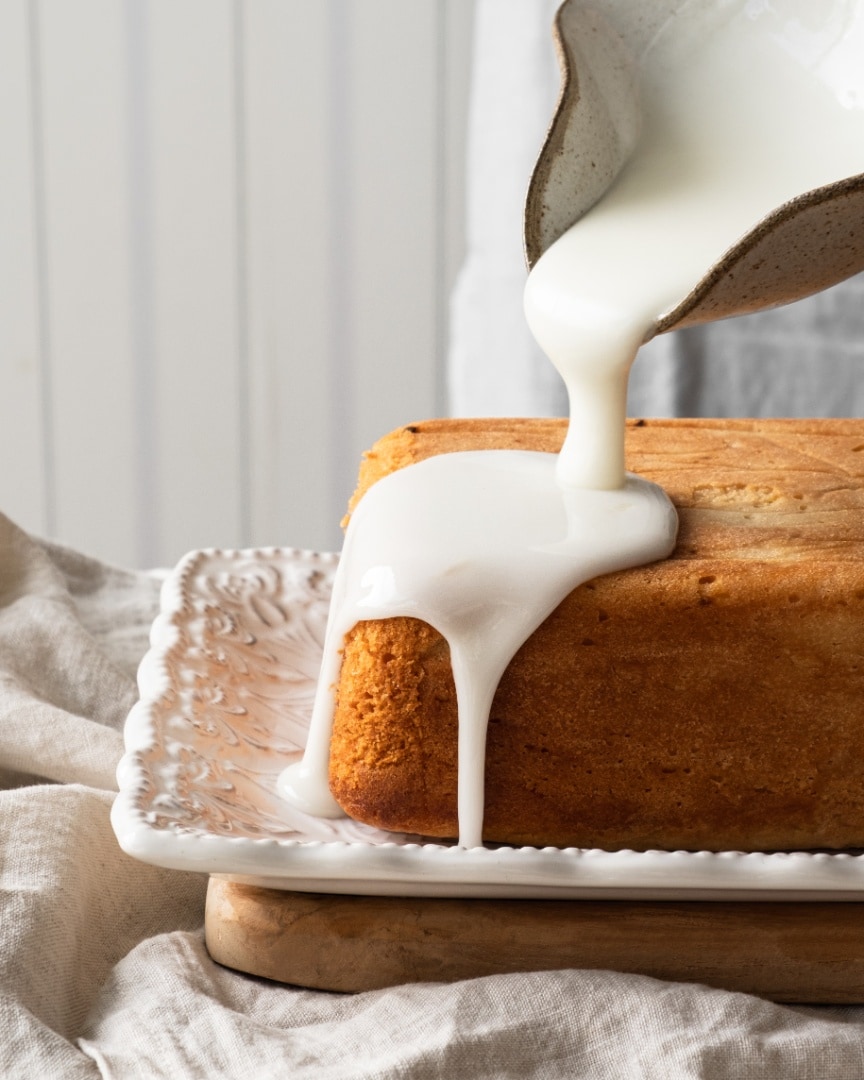 lemon cake pouring glaze