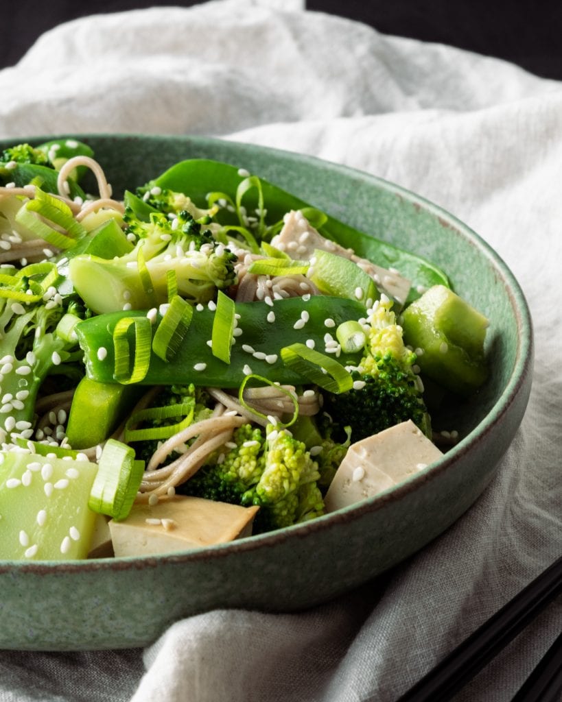 soba noodle salad green plate from side