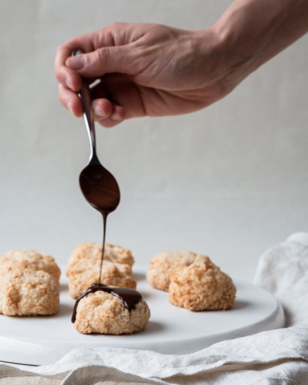 coconut macaroons drizzle